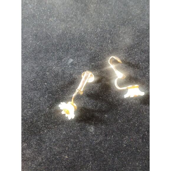 Vintage Ceramic Daisy Golden Clip On Earrings Yellow & White - Picture 6 of 8